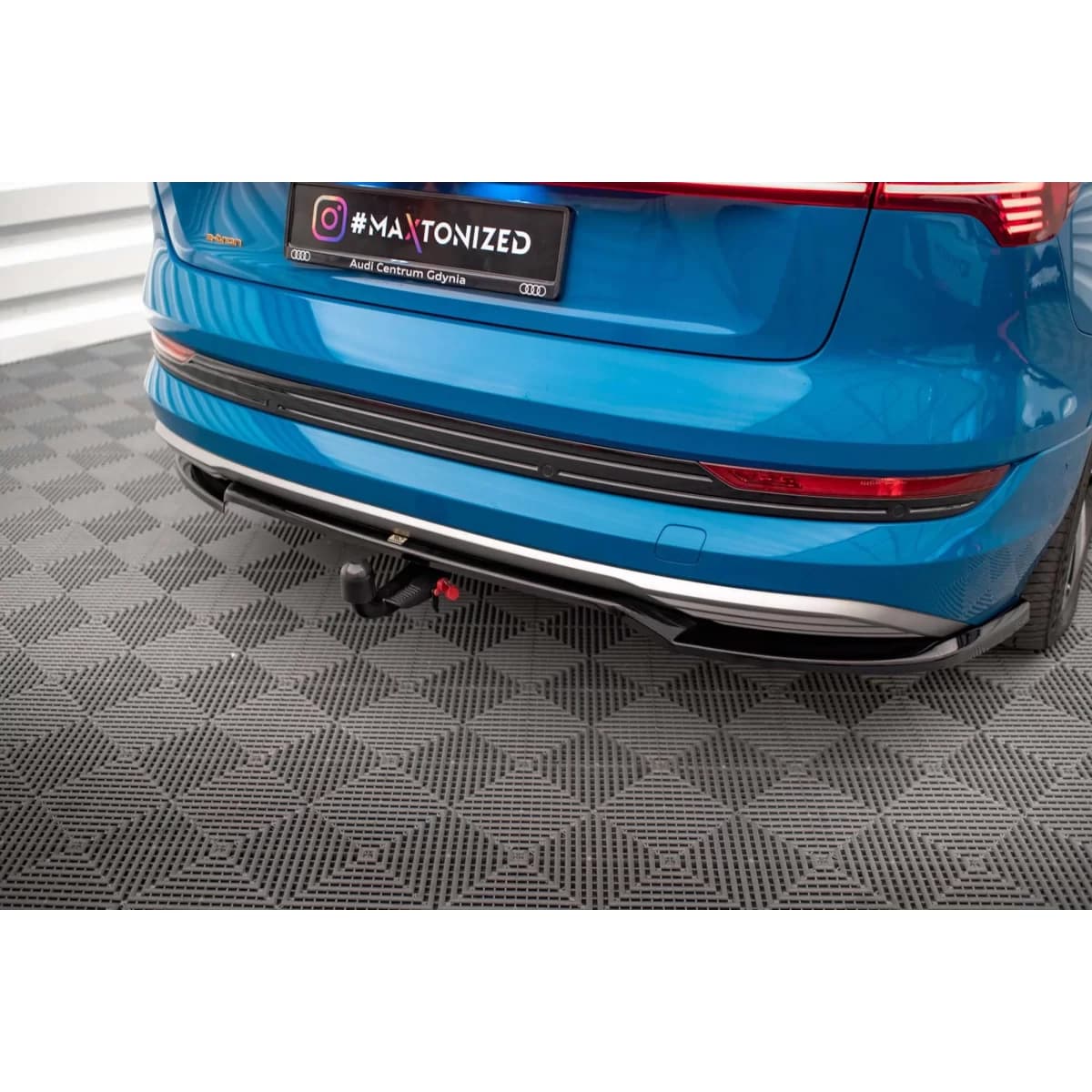 Maxton Design spoiler suitable for rear bumper of Audi E-tron 2018-2022, black lacquer